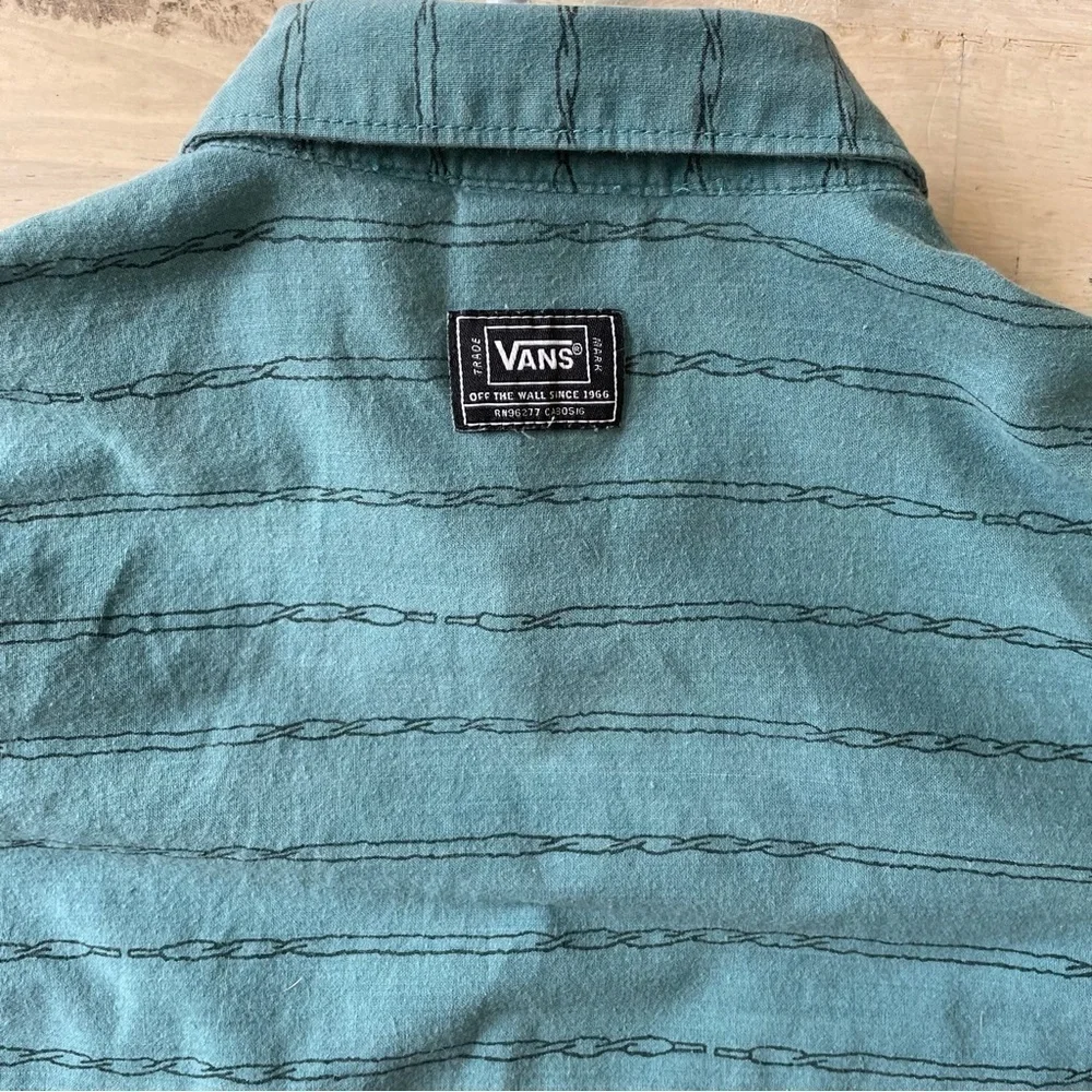 Vans Button Down Shirt Boys Girls Large Blue Stripes